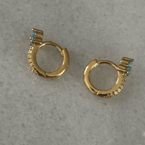Gold Crystal Pave Flower Turquoise Huggie Hoop Earrings Brand New - Picture 4 of 4